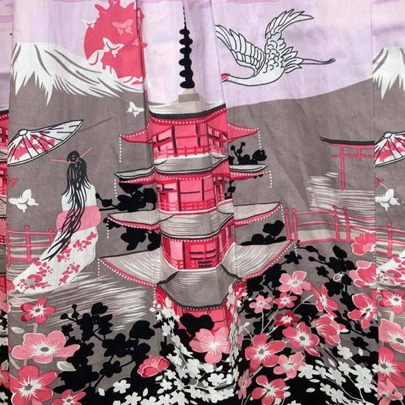 SUCREFAS Light Pink Floral Full Skirt Oriental Print Darted Knee Length NEW - Picture 4 of 11